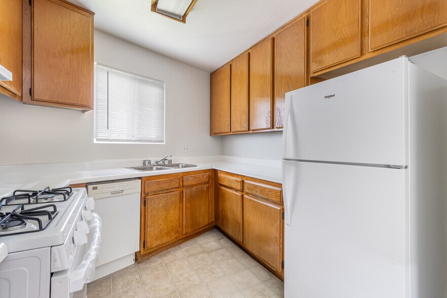 More Photos Of 3945 Virginia Rd, Long Beach Apartments For Sale