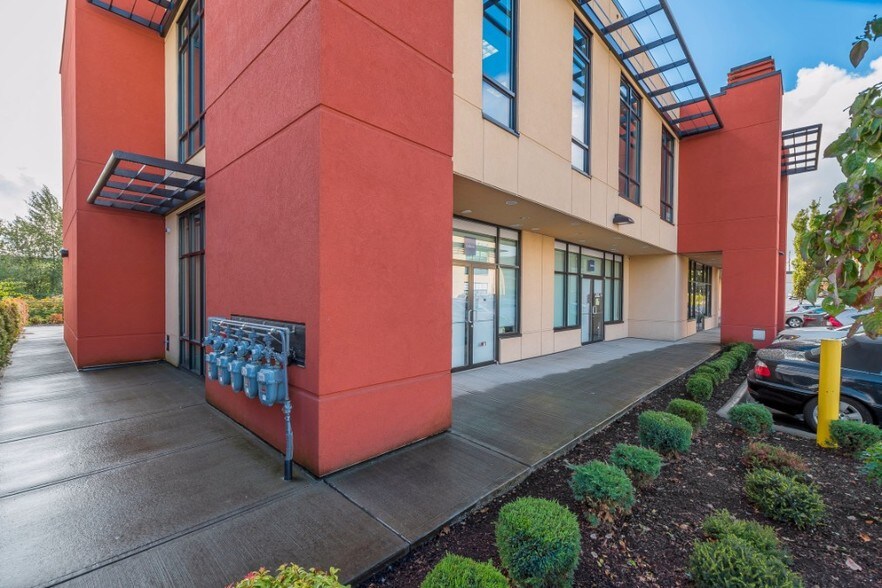 More Photos Of 30475 Cardinal Ave, Abbotsford Office For Sale