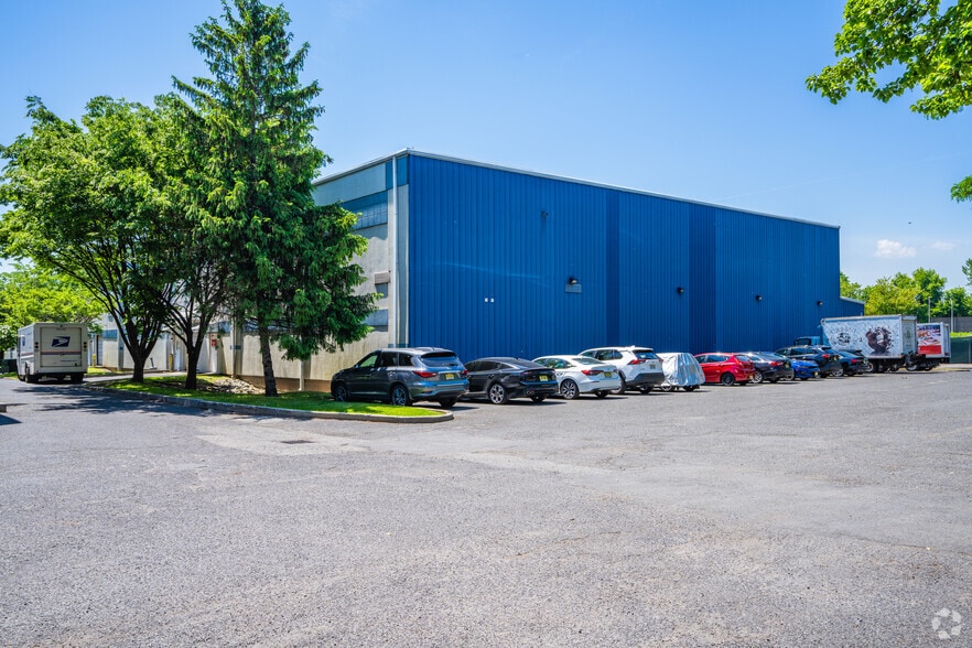 Primary Photo Of 78-82 Henry St, Secaucus Warehouse For Lease