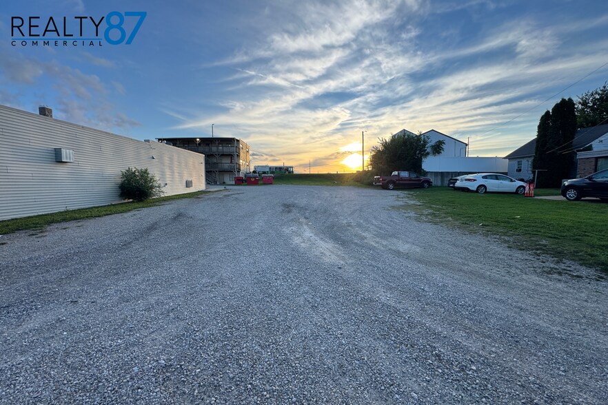 More Photos Of 2919 1st Ave SE, Cedar Rapids Office For Sale