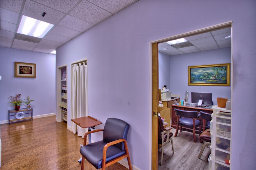 More Photos Of 7002 Little River Tpke, Annandale Office For Lease