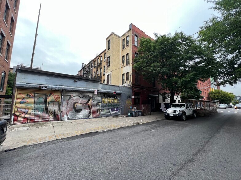More Photos Of 124 Bedford Ave, Brooklyn Multifamily For Sale