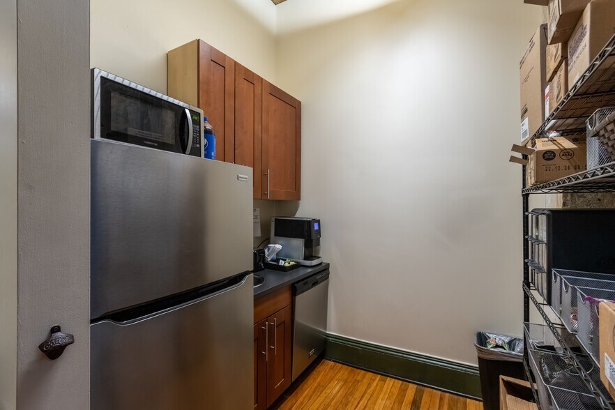 More Photos Of 208 S Wilmington St, Raleigh Office For Lease