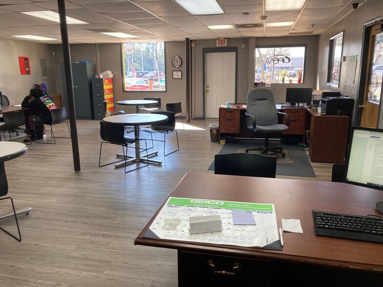 More Photos Of 1512 Cassat Ave, Jacksonville Auto Repair For Sale