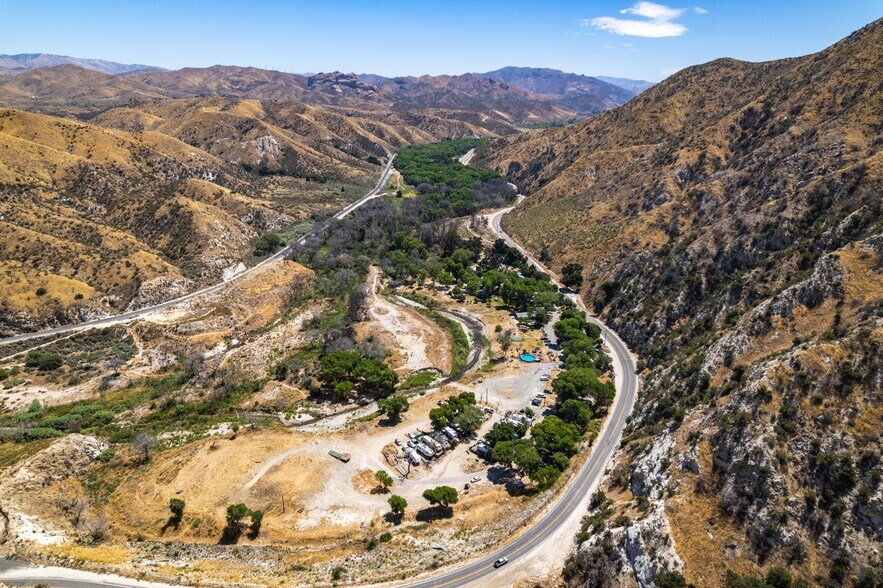 More Photos Of 10645 Soledad Canyon Rd, Santa Clarita Specialty For Sale