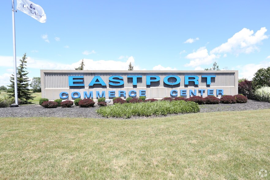 More Photos Of Pavement & Walden Ave, Lancaster Land For Sale