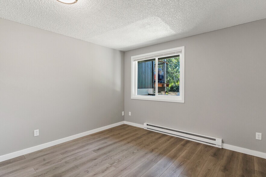 More Photos Of 2048 NE Highway 99W, McMinnville Apartments For Sale