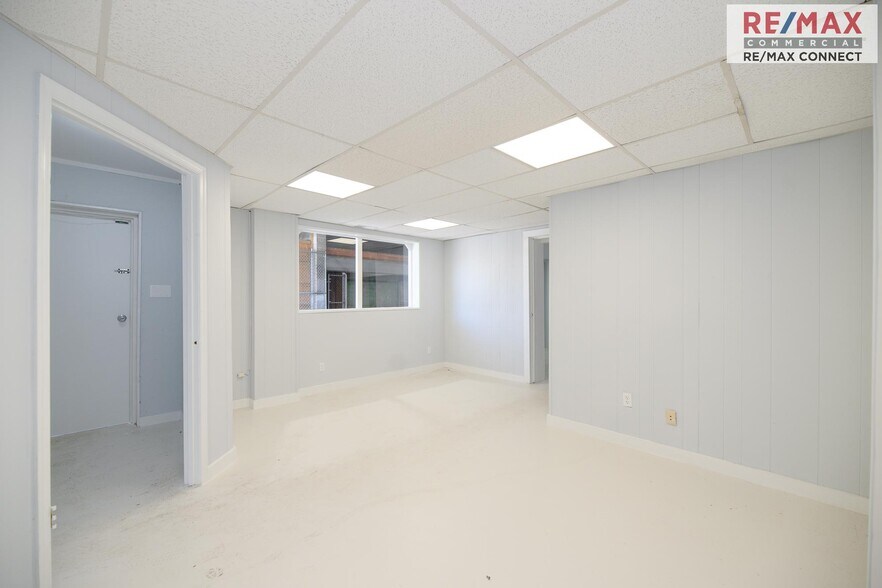 More Photos Of 2850 Cromwell Rd, Norfolk Warehouse For Sale