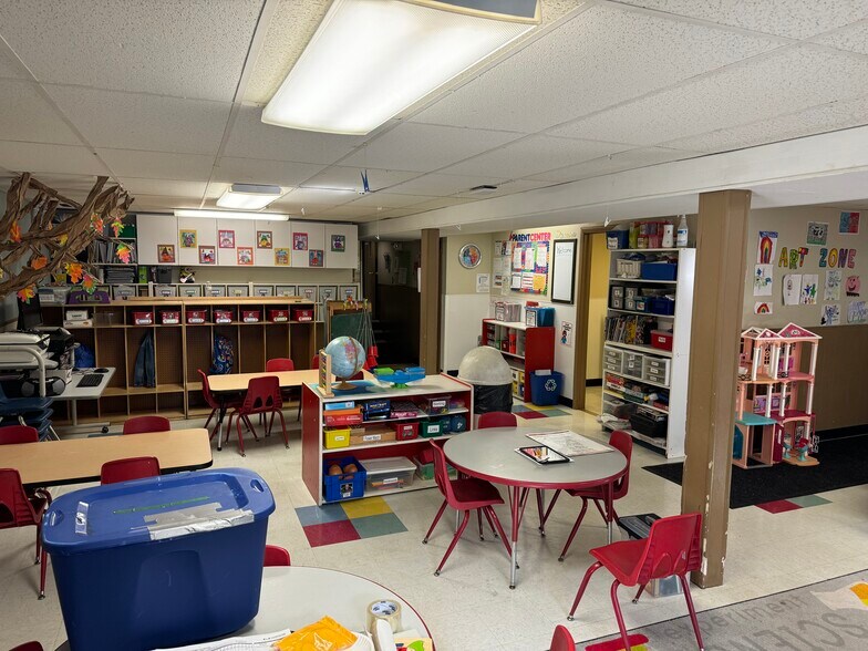 More Photos Of 4717 W Crystal Lake Rd, Mchenry Daycare Center For Sale