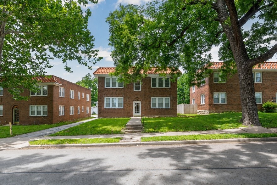 More Photos Of 4240-4244 Holly Street, Kansas City Multifamily For Sale
