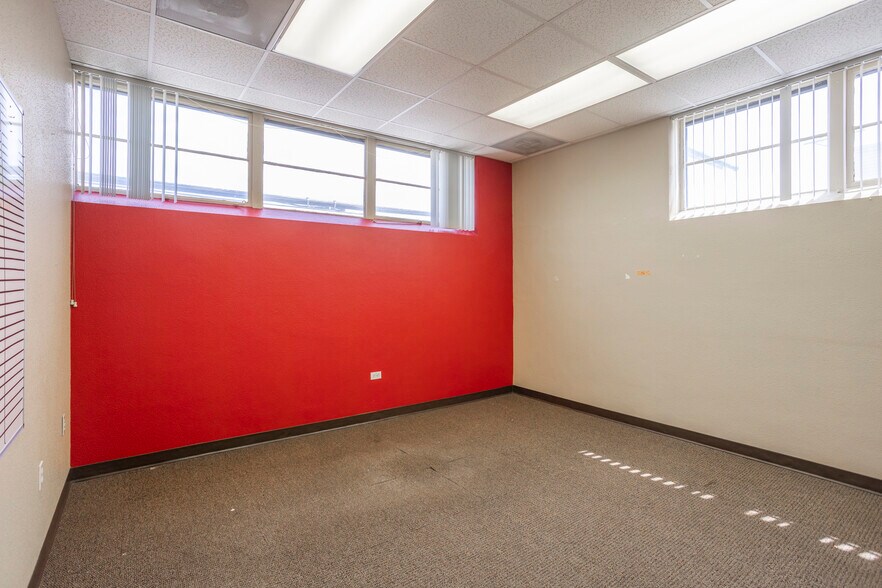 More Photos Of 900 Summit Ave, Fort Worth Office For Lease