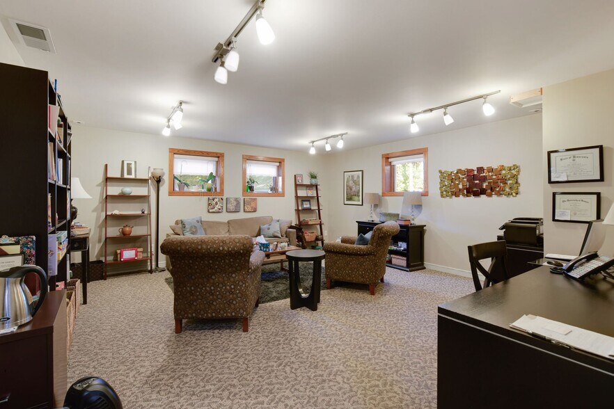 More Photos Of 2124 Dupont Ave S, Minneapolis Loft Creative Space For Lease