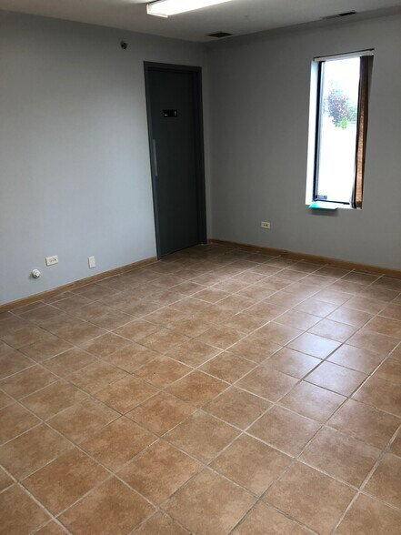 More Photos Of 710-712 Anita Ave, Antioch Manufacturing For Lease