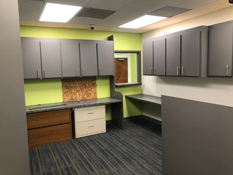 More Photos Of 1384 Remount Rd, Charleston Manufacturing For Lease