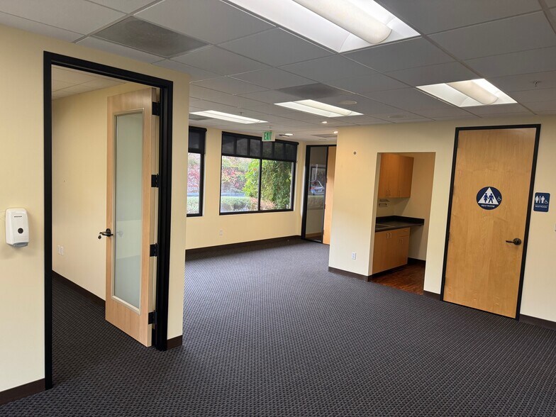 More Photos Of 690 De Long Ave, Novato Office For Lease