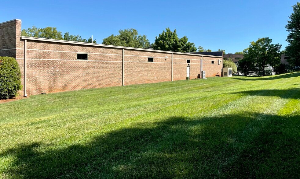 More Photos Of 4120 Beechwood Dr, Greensboro Light Distribution For Lease