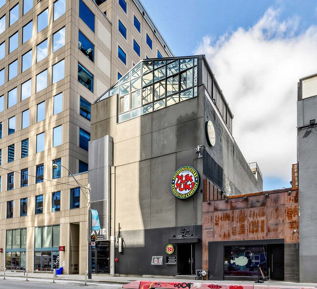 More Photos Of 224-226 Richmond St W, Toronto Storefront For Lease