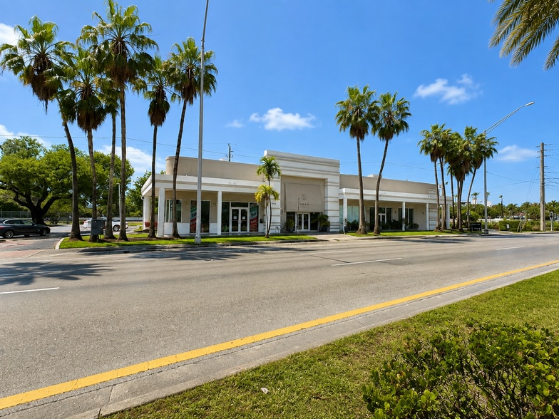 More Photos Of 13750 Biscayne Blvd, North Miami Beach Unknown For Lease