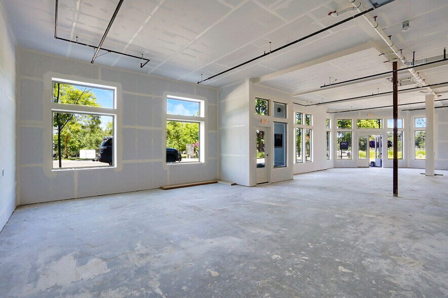 More Photos Of 107 C Street, Independence Apartments For Lease