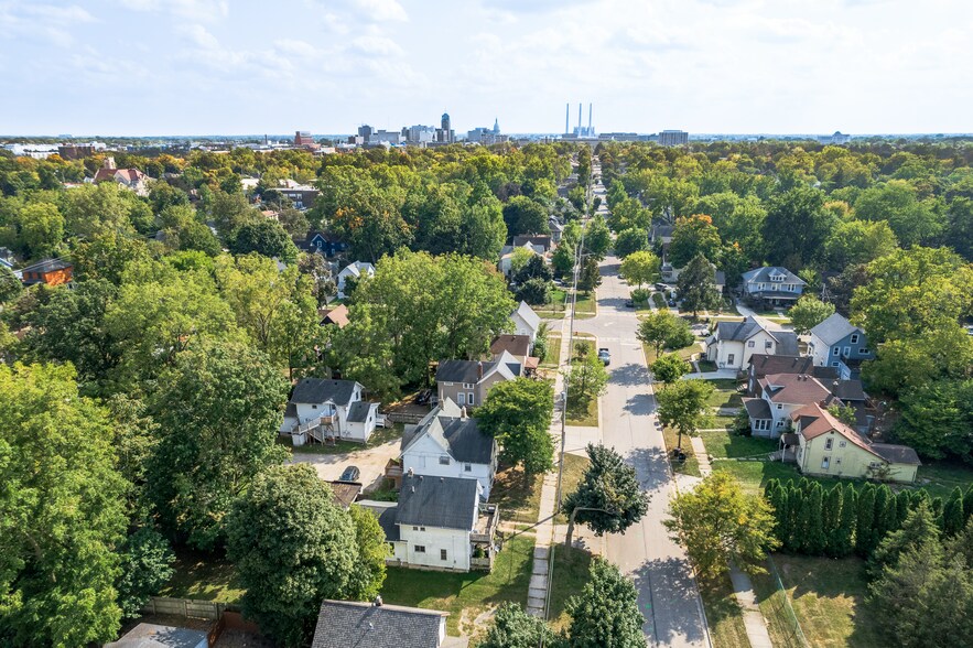 More Photos Of 1216 N Chestnut St, Lansing Apartments For Sale