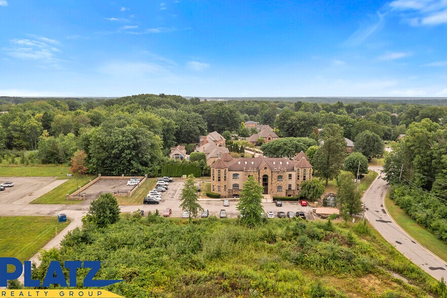 More Photos Of 8544 Hickory Hill Dr, Poland Office For Lease