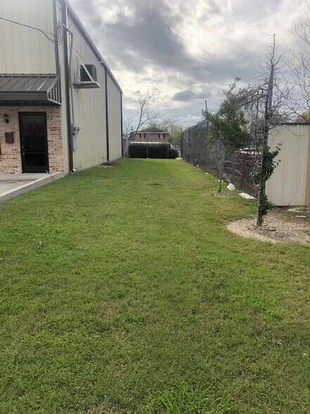 More Photos Of 2837 Tifton St, Kenner Light Distribution For Lease