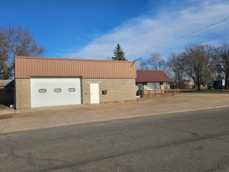 More Photos Of 321 W Clifton St, Tomah General Retail For Sale