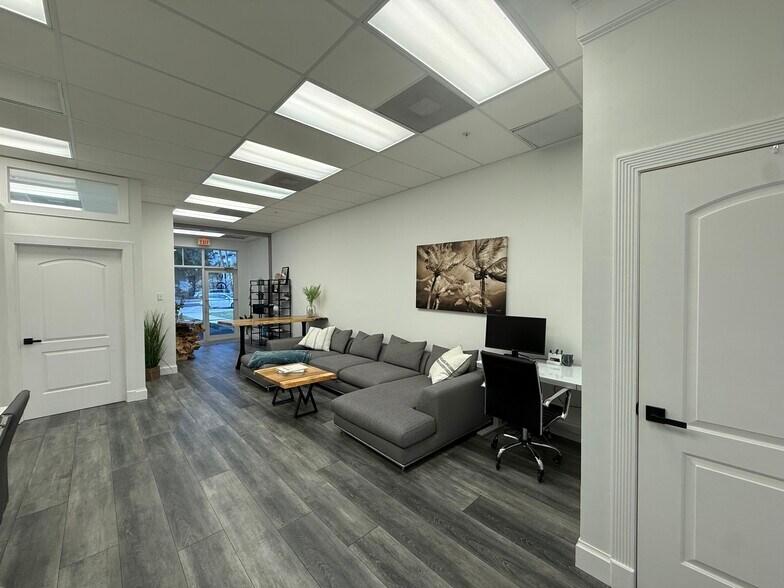 More Photos Of 3307 Northlake Blvd, Palm Beach Gardens Office For Sale