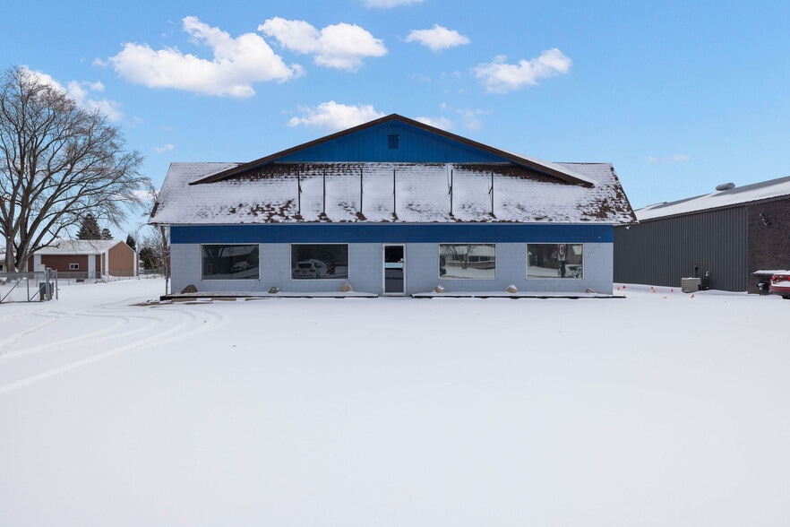 More Photos Of 21034 Chippendale Ave W, Farmington Industrial For Sale