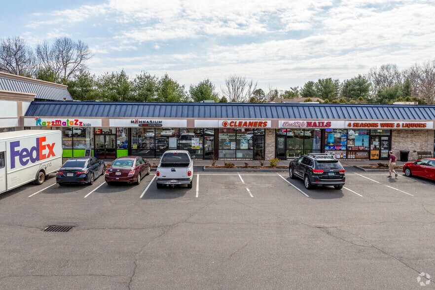 More Photos Of 785-819 Williams St, Longmeadow Storefront For Lease