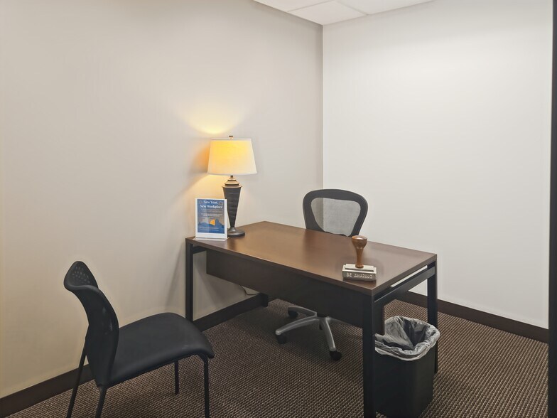 More Photos Of 800 E 101st Ter, Kansas City Coworking Space