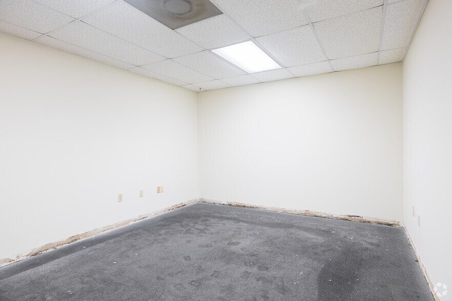 More Photos Of 1720 Main St NE, Palm Bay Unknown For Lease