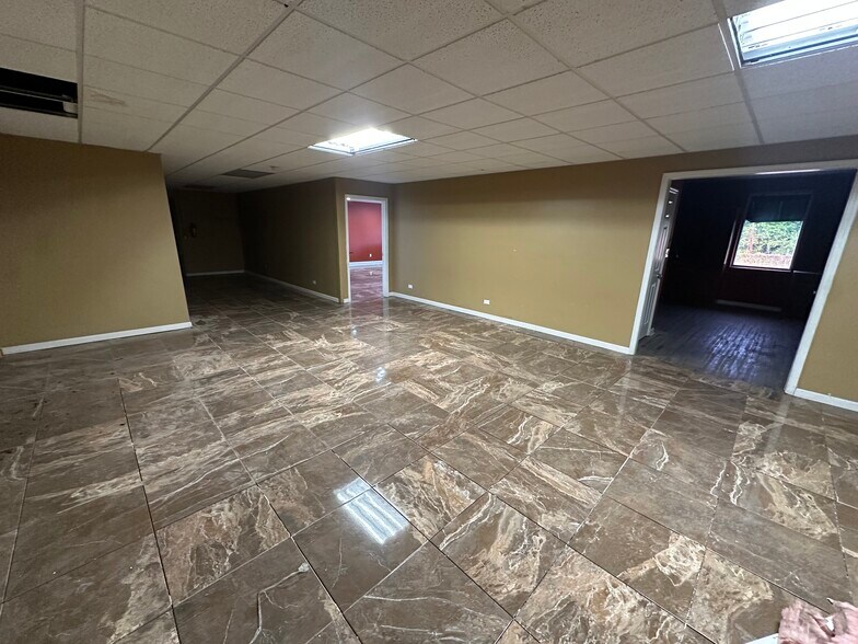 More Photos Of 2211 Windsor St, Chattanooga Service For Sale