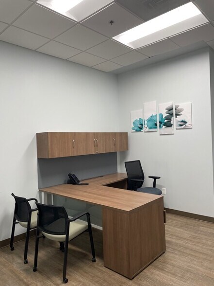 More Photos Of 3852 Dulles South Ct, Chantilly Warehouse For Lease