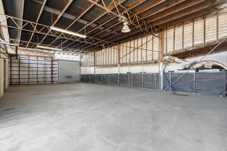 More Photos Of 2466 Bay Rd, Redwood City Warehouse For Lease