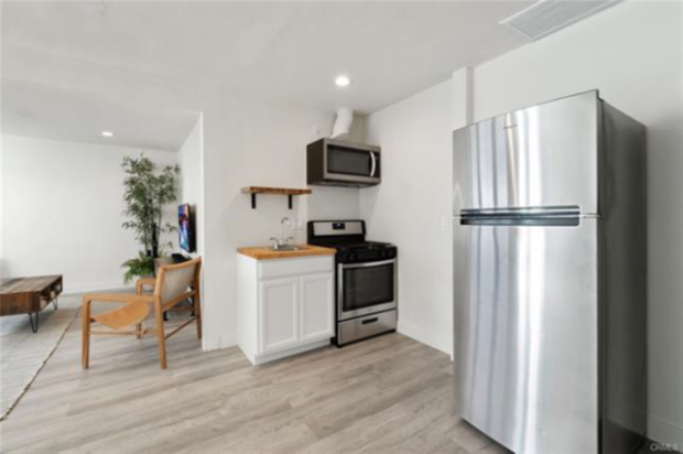 More Photos Of 555 E 3rd St, Long Beach Loft Creative Space For Sale