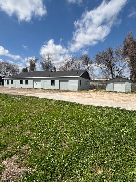 More Photos Of 11980 Alief Clodine Rd, Houston Light Distribution For Sale