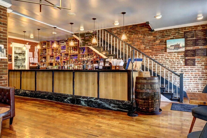 More Photos Of 103 W Main St, Frankfort Restaurant For Sale