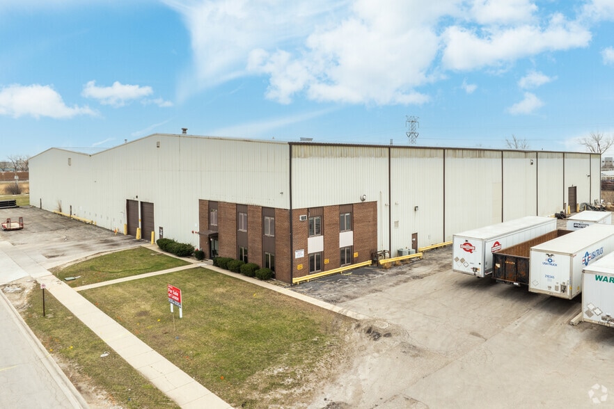 More Photos Of 5443 W 70th Pl, Bedford Park Manufacturing For Sale
