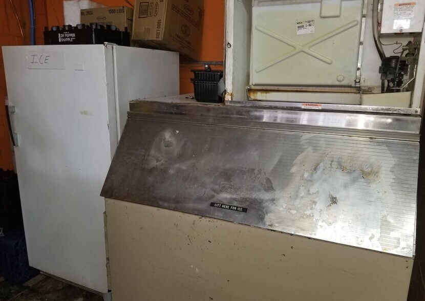 More Photos Of 398 Martin Luther King Dr, Thomaston Convenience Store For Sale
