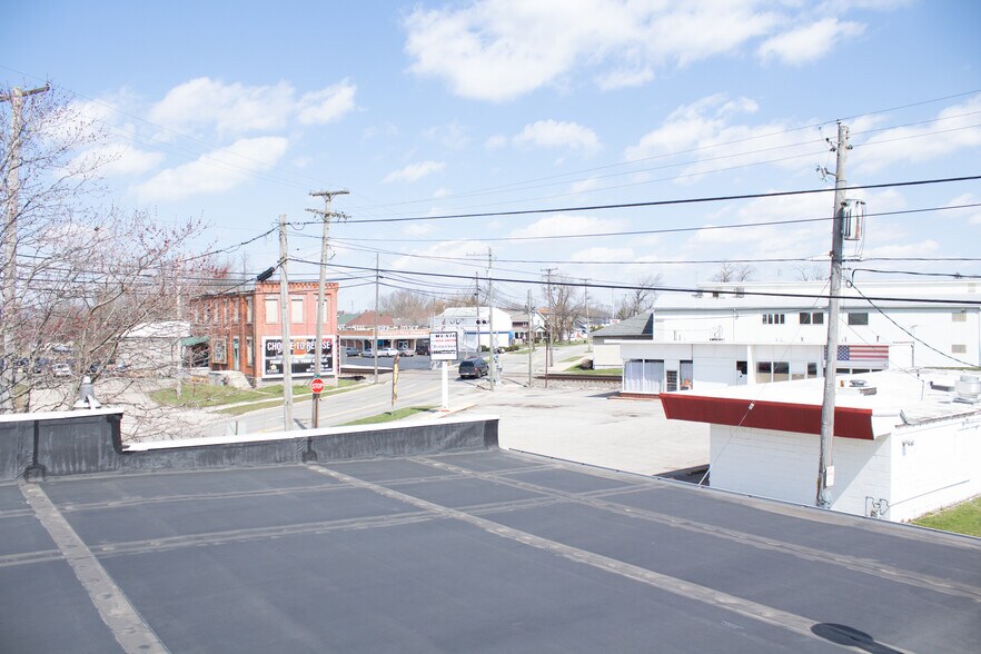 More Photos Of 645 Bellefontaine Ave, Marion Light Distribution For Sale