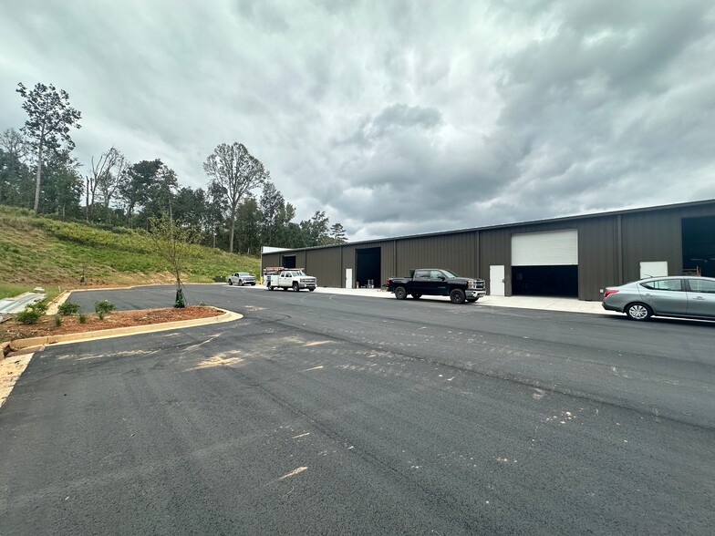 More Photos Of 4875 Warehouse Way, Cumming Flex For Lease