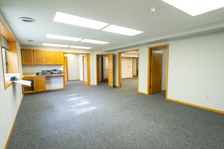 More Photos Of 1304 Valleyhigh Dr NW, Rochester Showroom For Sale