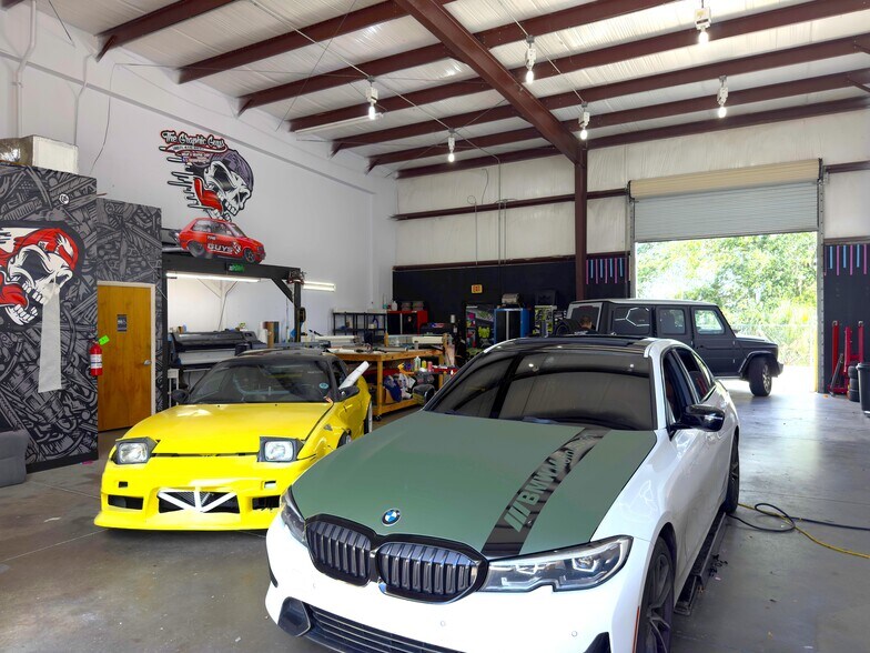 More Photos Of 1777 N Ronald Reagan Blvd, Longwood Flex For Lease