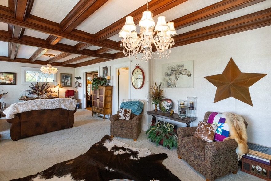 More Photos Of 620 Davis St, Wasco Specialty For Sale