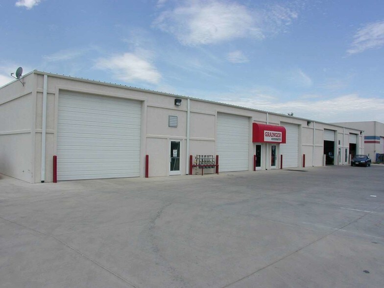 More Photos Of 6830 S Jordan Rd, Centennial Warehouse For Lease