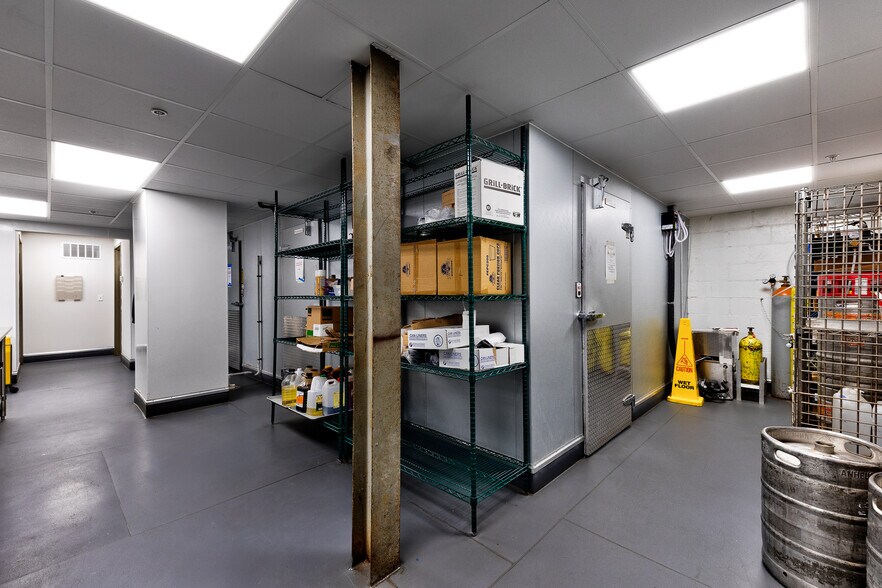 More Photos Of 973 Smith Ave S, Saint Paul Freestanding For Sale