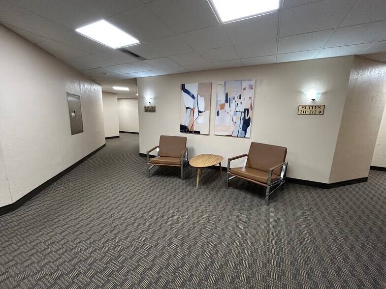 More Photos Of 1460 Renaissance Dr, Park Ridge Unknown For Sale