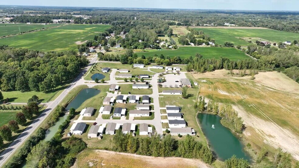 More Photos Of 1723 Cranberry Lake Cir, Saginaw Manufactured Housing Mobile Home Park For Sale