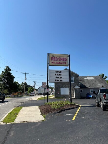 More Photos Of 17 Central Square Hwy, Troy Freestanding For Lease